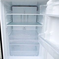 SHARP　大型　2ドア　冷蔵庫　SJ-PD27A-T　動作良好　271L　プラズマクラスター搭載　右開き　ダークウッド　シャープ　183ZSの画像