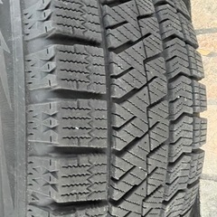 今月締め切り　掲載終了　ライズ　RIZE ロッキー　早い者勝ち　195/65R16 スタッドレスタイヤ　BRIDGESTONE　VRX2　ブリヂストン製16インチアルミホイール４本セット　ホイール美品　ライズ、ロッキー　　4穴　の画像