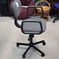 【リサイクルショップどりーむ天保山店】No.4702　デスクチェア　写真参照🎵　ひじ掛け付き🎵　おすすめ商品です🎵の画像