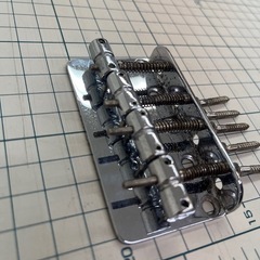 Squier ジャズベース　ブリッジの画像