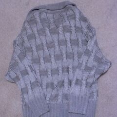 タグ付き 未使用 ローゲージニットカーディガン（5980円の品） 予備ボタン付き お譲りします。の画像