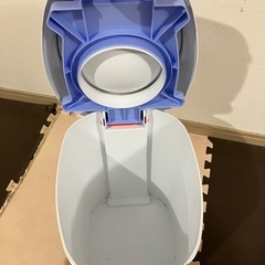 ピジョン カセット不要のらくらくおむつポットンの画像