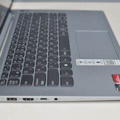 中古ノートパソコン Lenovo IdeaPad Slim 5 Light 14ABR8 Windows11 AMD Ryzen 5/爆速SSD512GB/メモリ16GB/13.3インチ/無線内蔵/WEBカメラの画像