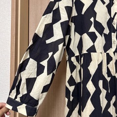 【ザラ ZARA】グラフィックデザイン ギャザー シャツワンピースX Lの画像