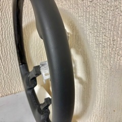 200系ハイエース8型 ダークプライム純正ウッドレザーコンビステアリングの画像