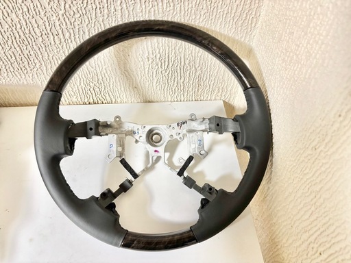 200系ハイエース8型 ダークプライム純正ウッドレザーコンビステアリング