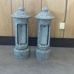実売価格　約１０万円の商品 未使用の青御影石製 回転式ローソク立て（1対セット）をお譲りします。の画像