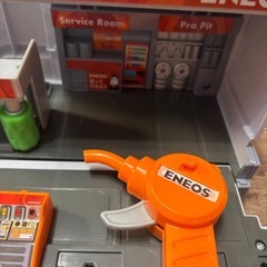 トミカぶるっと給油!おしごと 変形ガソリンスタンドの画像