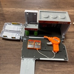 トミカぶるっと給油!おしごと 変形ガソリンスタンドの画像