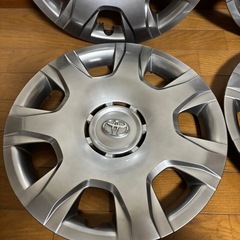 ★限定モデル★トヨタ 200系 ハイエース ５０周年記念 限定車 純正 ハイグロス ホイールキャップ ホイールカバー 
1台分 4枚　の画像