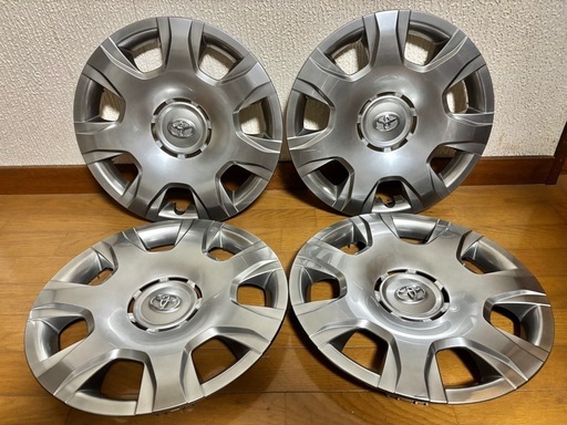 ★限定モデル★トヨタ 200系 ハイエース ５０周年記念 限定車 純正 ハイグロス ホイールキャップ ホイールカバー 
1台分 4枚