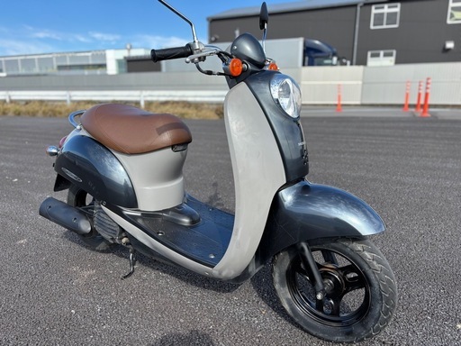 ⭐️スクーピー低燃費FIインジェクションモデル⭐️バッテリー・シート・プラグ・グリップなど新品交換済みで快調⭐️50cc原付スクーター⭐️