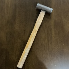 建築現場やDIYに🔨玄翁げんのう工具🧰釘打ちや木材加工に❗️大工道具🔨👷‍♂️ハンマー金槌黒•肌色の画像