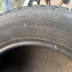 ブリヂストン195/65R15スタッドレスタイヤ１本の画像