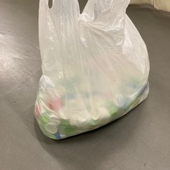 ペットボトルのキャップ　蓋　大量の画像