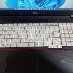 最新バージョン25H2　Windows11   第四世代 LIFEBOOK A 574/M Corei5-4310M メモリ8GB SSD256GB　DVDマルチドライブ WEBカメラ搭載の画像