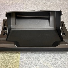 アルファード30系後期純正グローブボックスの画像