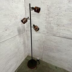 ニトリ フロアランプ 木目調 100V 3灯 E17口金 40W スタンドランプ 照明器具 おしゃれ インテリア 点灯確認済 Y2353YGの画像