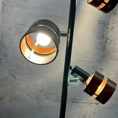 ニトリ フロアランプ 木目調 100V 3灯 E17口金 40W スタンドランプ 照明器具 おしゃれ インテリア 点灯確認済 Y2353YGの画像