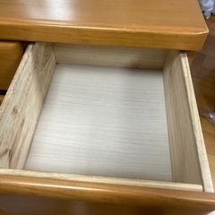 木製洋服ダンスの画像