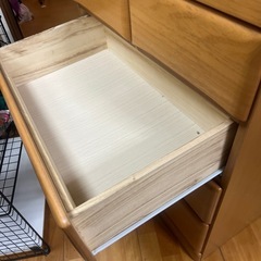 木製洋服ダンスの画像