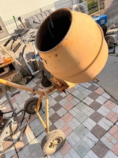 電動コンクリートミキサー