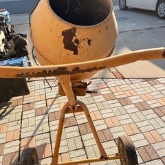 電動コンクリートミキサーの画像