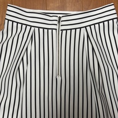 GU  ストライプ　フレアスカートの画像