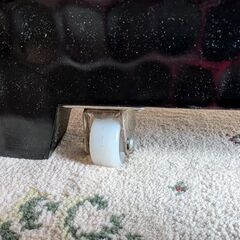 鎌倉彫大型スタンドミラー 黒木製キャスター付の画像