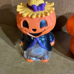 ジャックオーランタンのランプと貯金箱の画像