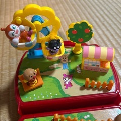 アンパンマン　持ち運びおもちゃ　遊園地の画像