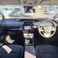 プリウス S Sセーフティセンス【☆彡提携クレジットご紹介可能☆彡】信用情報に不安があっても大丈夫♪の画像