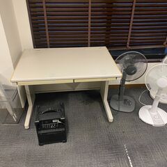 【今月限定】イス・つくえ・棚・扇風機・その他事務用品などの画像