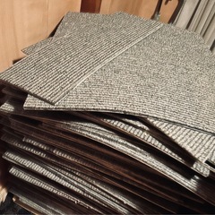 タイルカーペット(グレー)の画像