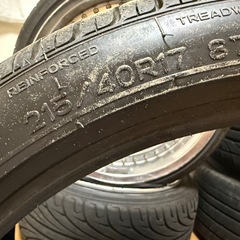 215/40/17バリ溝たいやタイヤの画像