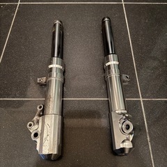 アドレスv125 フロントフォーク（片方抜けてます）の画像