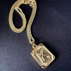 N43*《ステンレス/トップのみ》*イニシャルKネックレスの画像