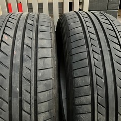 215/55R17ラジアルタイヤ4本　カムリ、クラウン、ヴェゼル、オデッセイ等
の画像