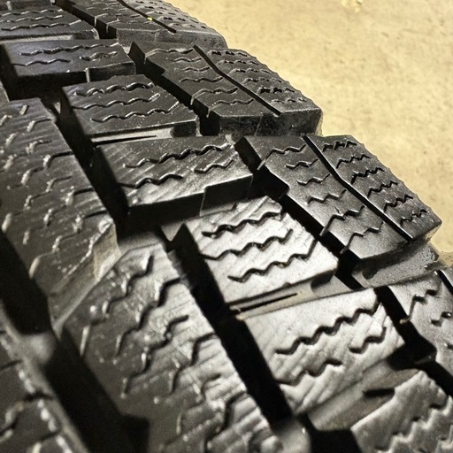 C-15 タイヤ 中古 DUNLOP STUDLESS WINTERMAXX WM02 155/65R14