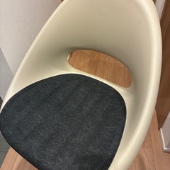 【決まりました】 イケア　回転椅子　イス　学習イス の画像