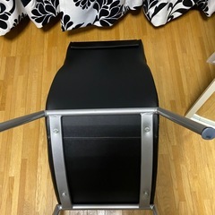 レザー椅子2セットの画像