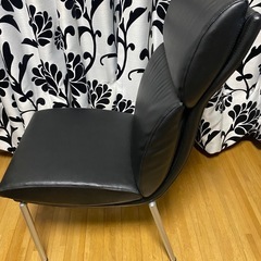 レザー椅子2セットの画像
