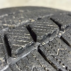 C-17 タイヤ 中古 BRIDGESTONE STUDLESS BLIZZAK VRX3 205/70R15の画像