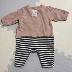 取引中，
70サイズあおむしロンパースの画像