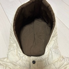 ARMEN ホワイト キルティングコート　フード付きの画像