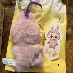 イニシャルラブブ　M ぬいぐるみペンダント
の画像