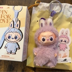 イニシャルラブブ　M ぬいぐるみペンダント
