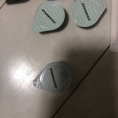 スタバの砂糖ミルクいろいろ　🎁の画像