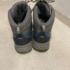 モンベル　トレッキングシューズ
の画像