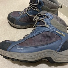 モンベル　トレッキングシューズ
の画像
